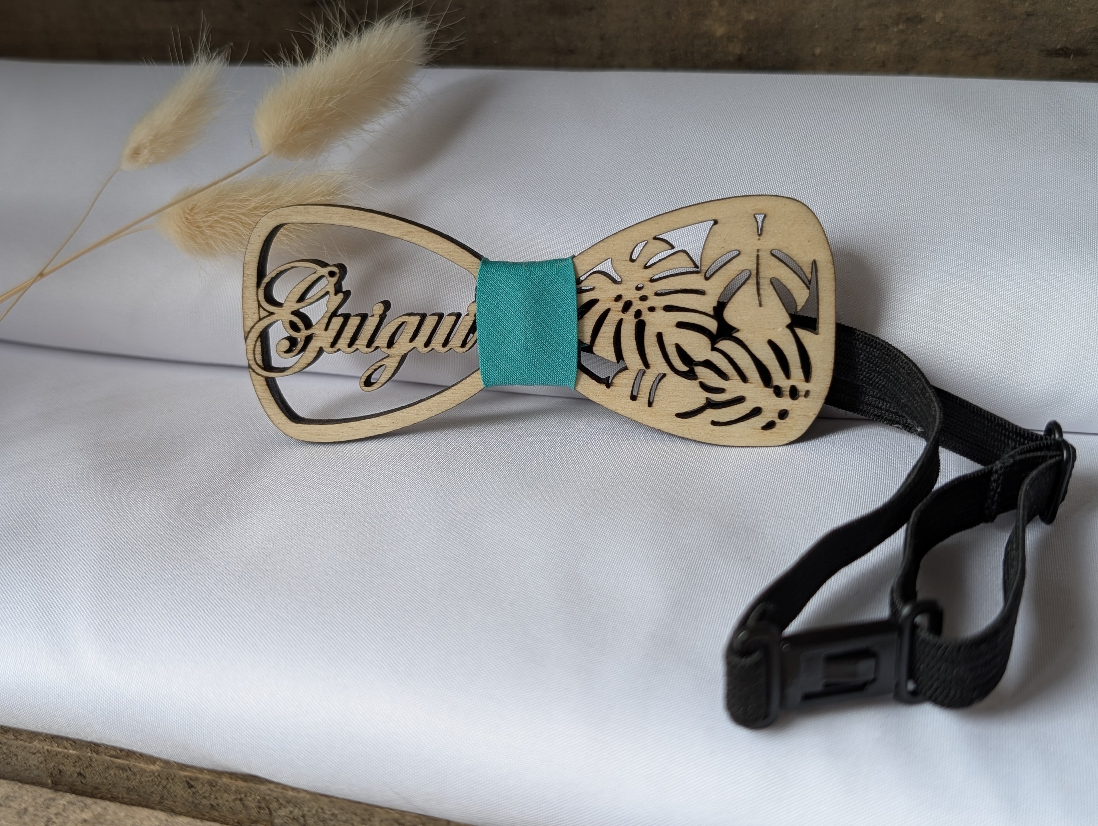 Nœud papillon en bois personnalisé – Accessoire mariage et cadeau homme original