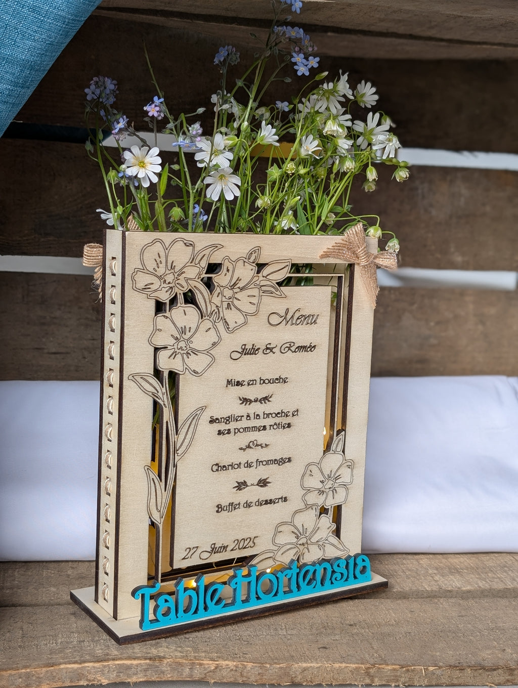 Menu mariage en bois ajouré lumineux | Lanterne décorative
