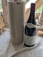 Coffret vin en bois personnalisable à 100 %, avec emplacement pour une bouteille et accessoires, idéal cadeau sur mesure pour mariage, anniversaire ou fête.
