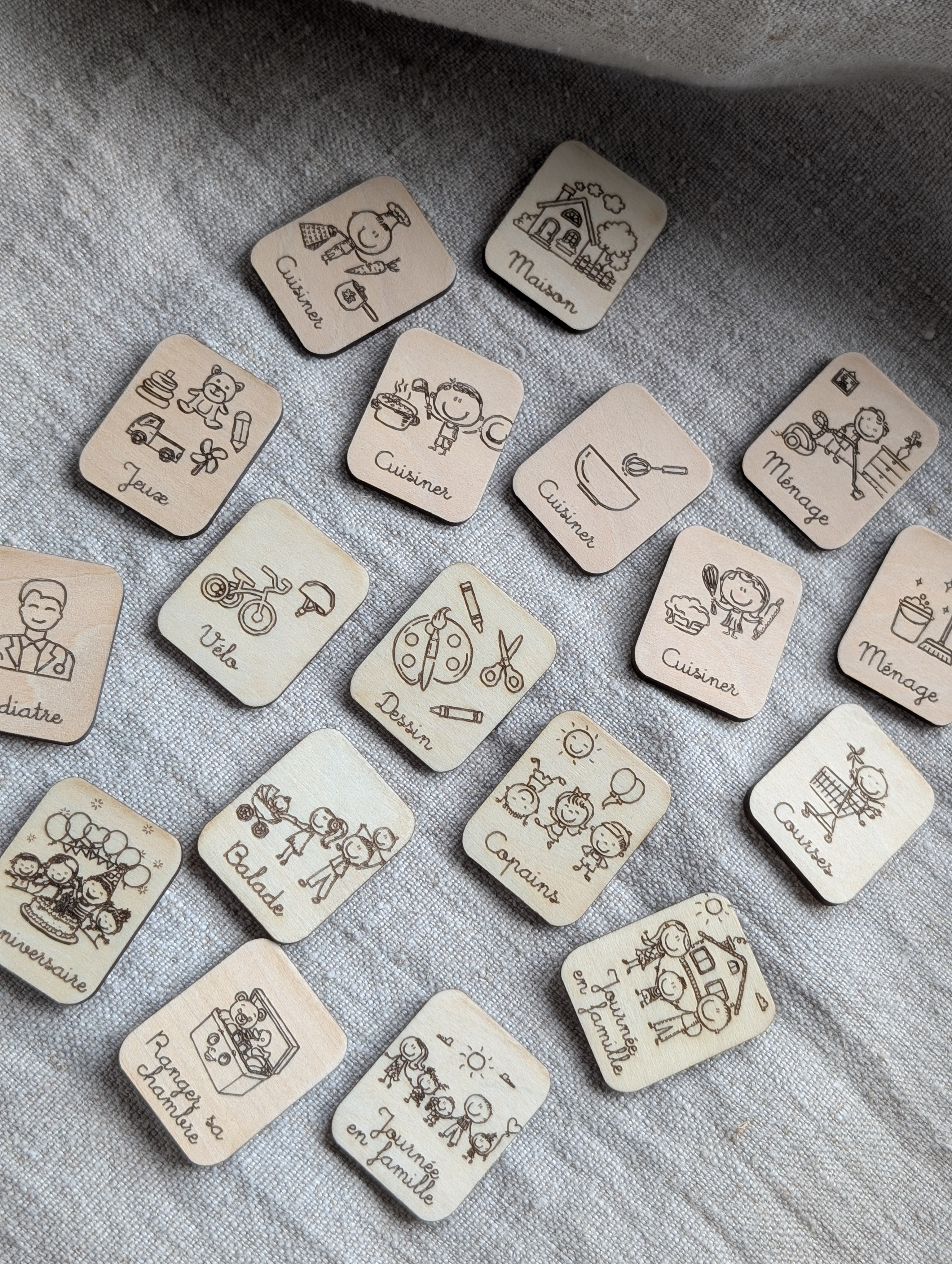 Semainier enfant en bois personnalisé | Activités hebdomadaires bébé