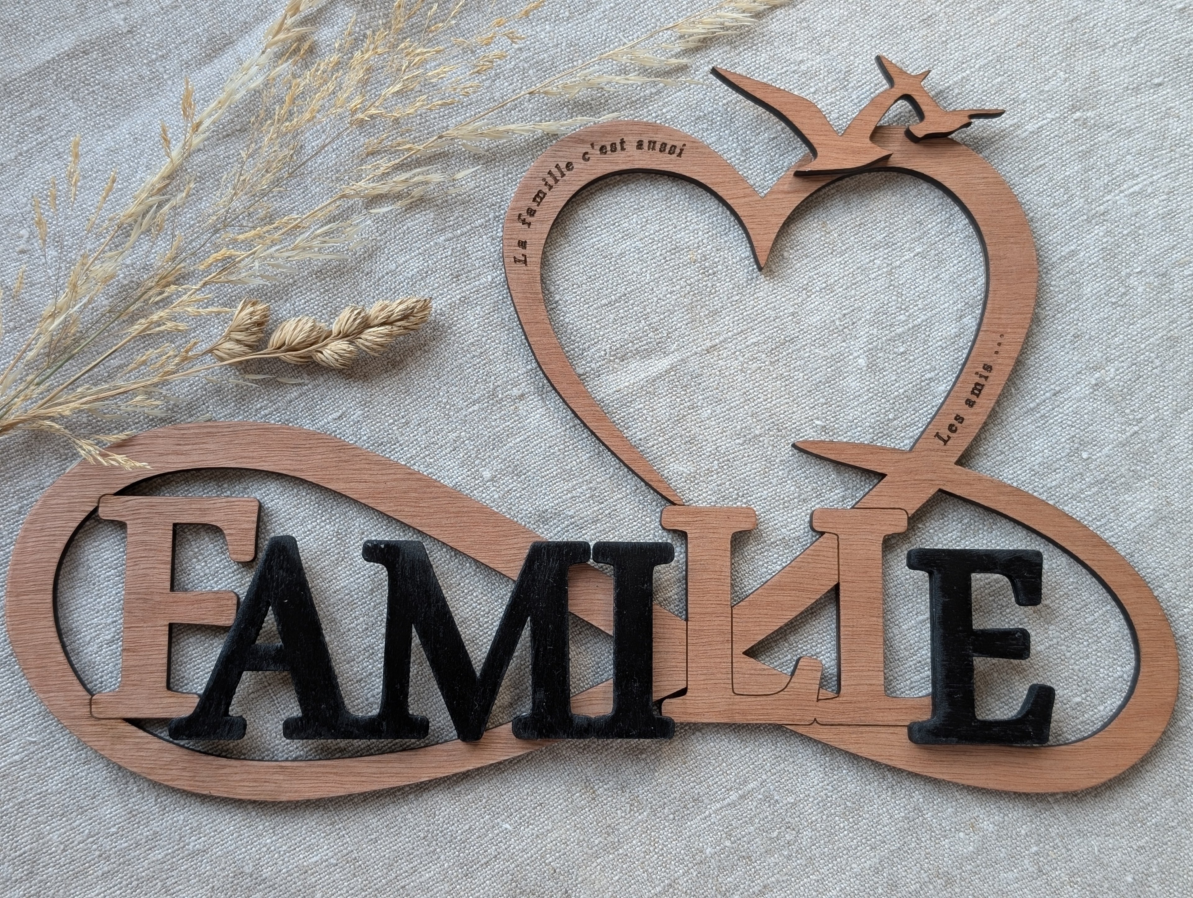 Déco murale “Famille & Amis” – Cœur bois infini