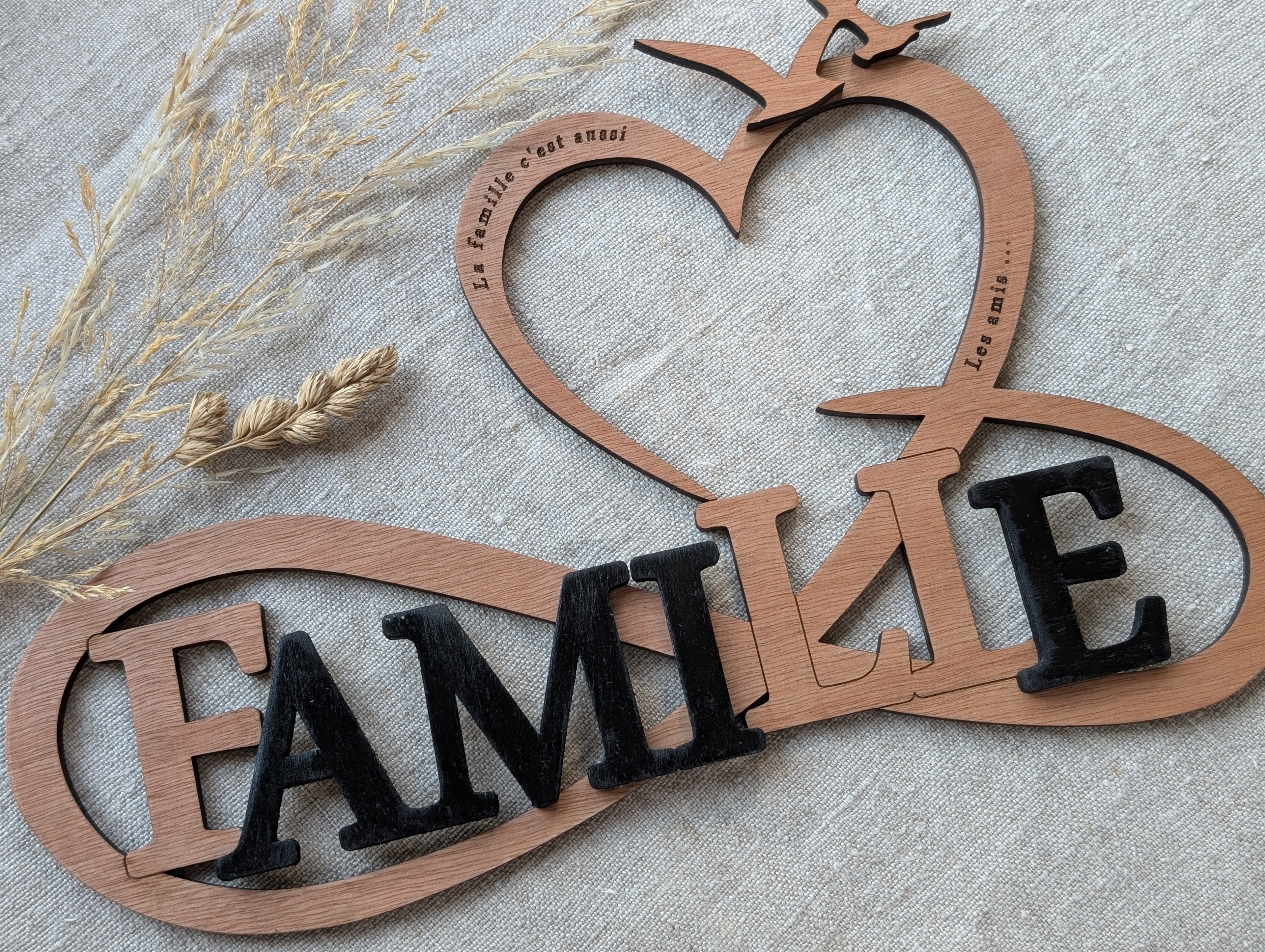 Déco murale “Famille & Amis” – Cœur bois infini