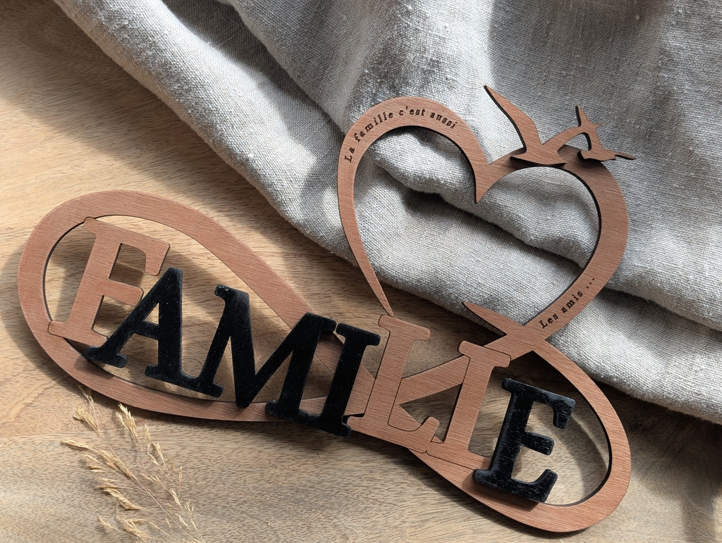 Déco murale “Famille & Amis” – Cœur bois infini
