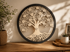 Arbre de vie personnalisé en bois gravé avec prénoms de la famille sur feuilles et cœurs, décoration murale ronde bicolore