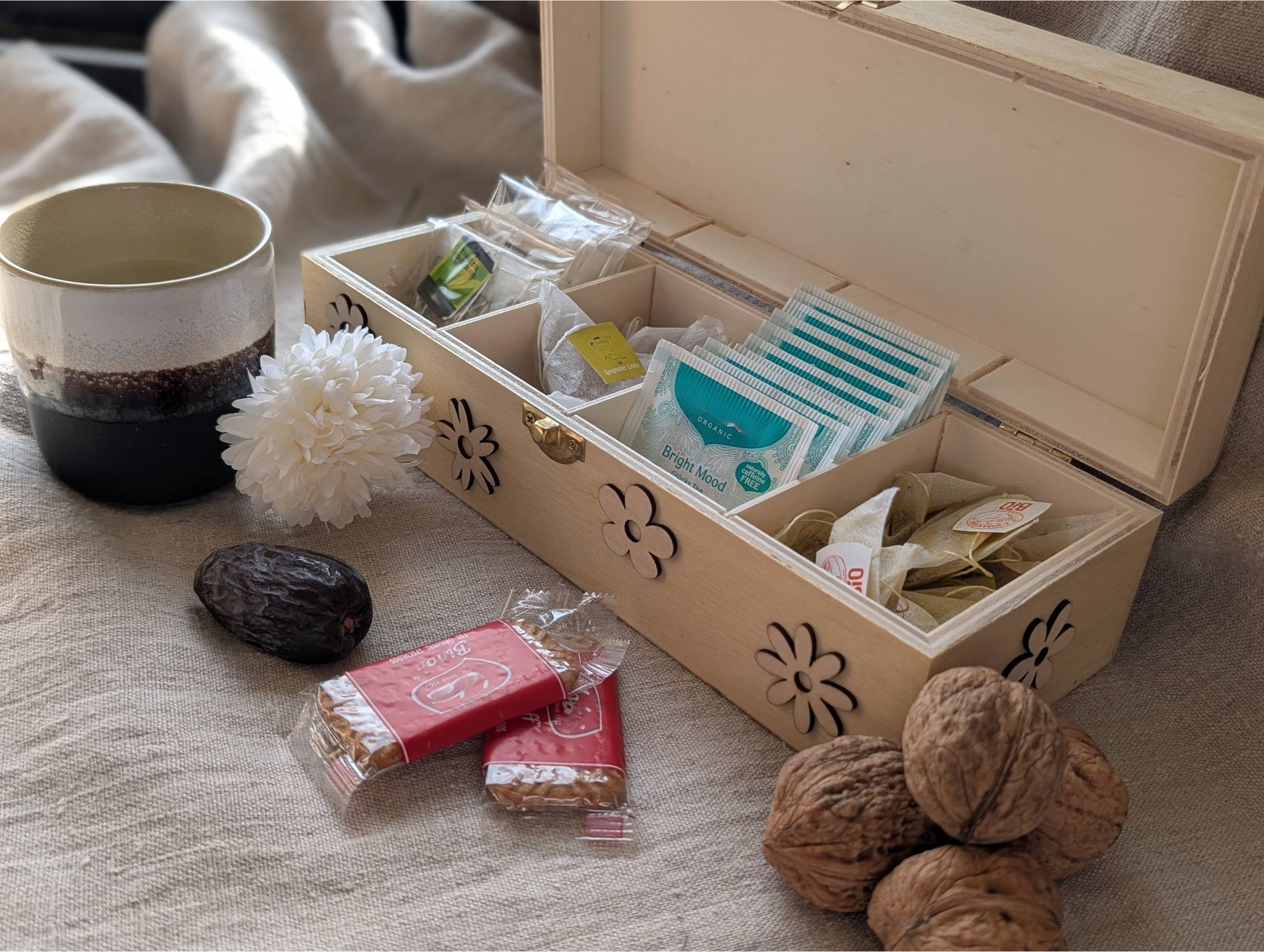 Boîte à thé bois gravée personnalisée décoration florale artisanale française cadeau