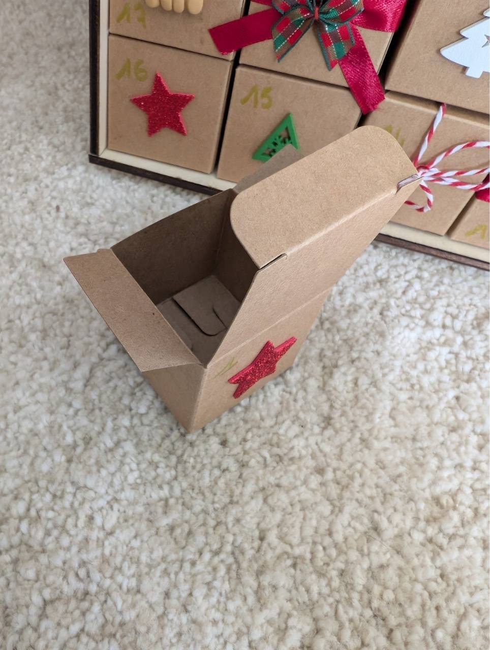 Petites boîtes en kraft 5x5 cm du calendrier de l’Avent en bois, à remplir de friandises ou surprises