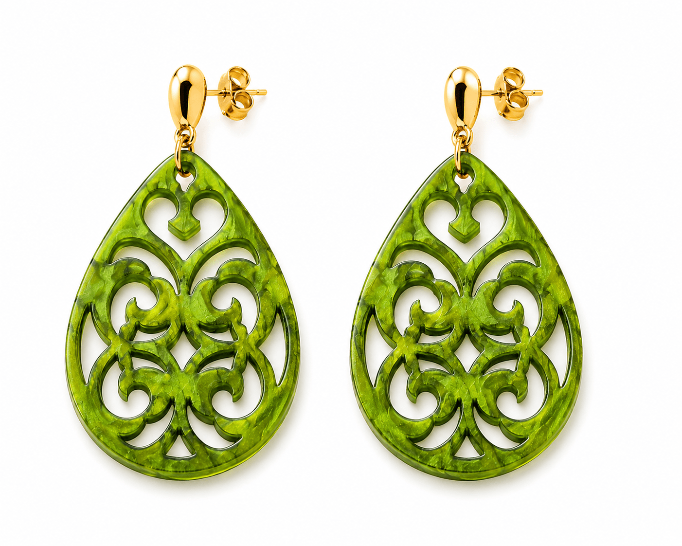 boucles en acrylique vert émeraude marbrées montées sur acier inox doré présentées sur fond blanc