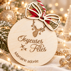 Boule de Noël en bois modèle élan « Joyeuses Fêtes » gravée « Marraine adorée », suspendue dans le sapin