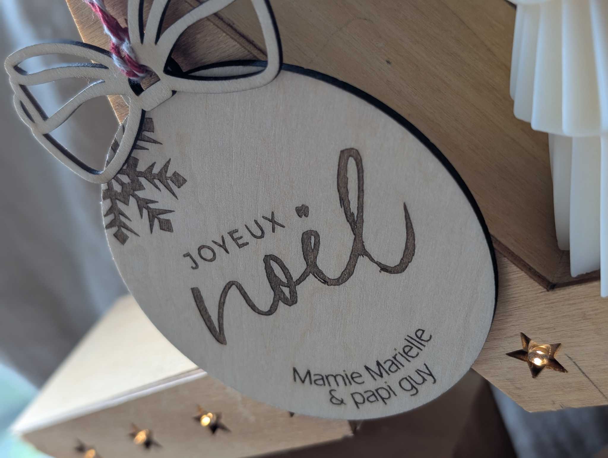 boule avec nœud en bois gravure personnalisée