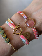 bracelet liberty porté au poignet avec d'autres modèles de bracelets