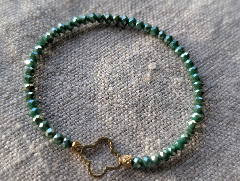 Bracelet trèfle doré perles facettées vert lagon brillantes élégant femme bijou délicat artesama