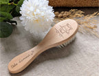 Brosse bébé personnalisée en bois – Poils ultra doux