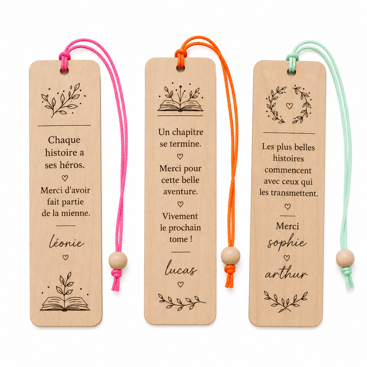 Trois marque-pages en bois gravés personnalisés cordons rose orange vert – Artesama