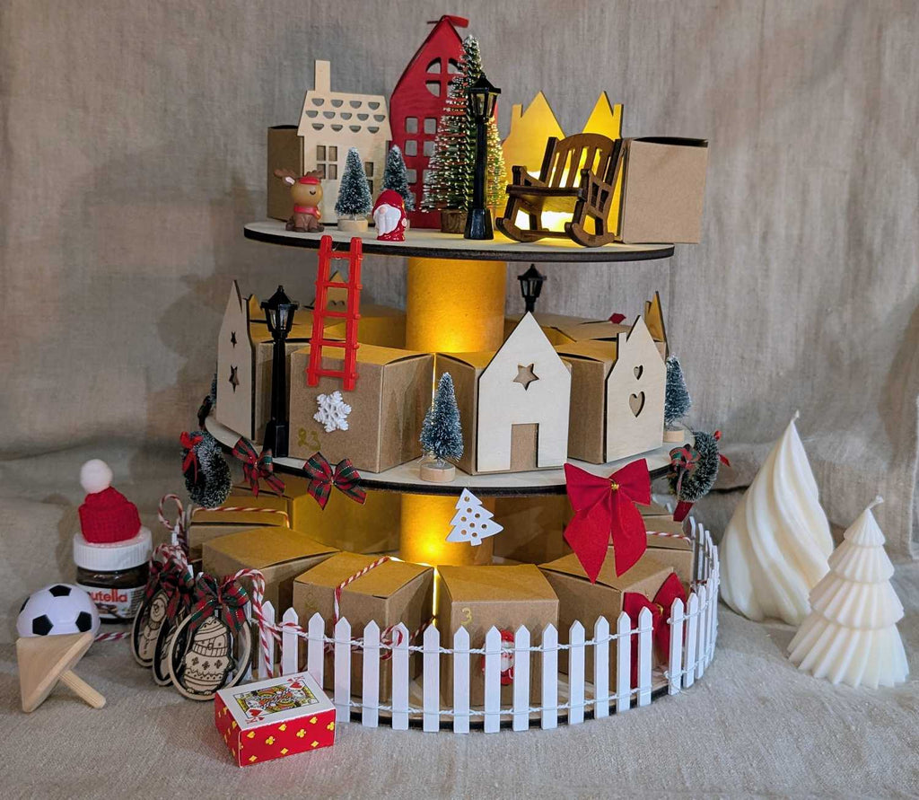 Kit calendrier de l'avent DIY bois brut : façades maisonnettes découpe laser avec fenêtres étoiles et cœurs, lunes et étoiles décoratives, bougies LED allumées