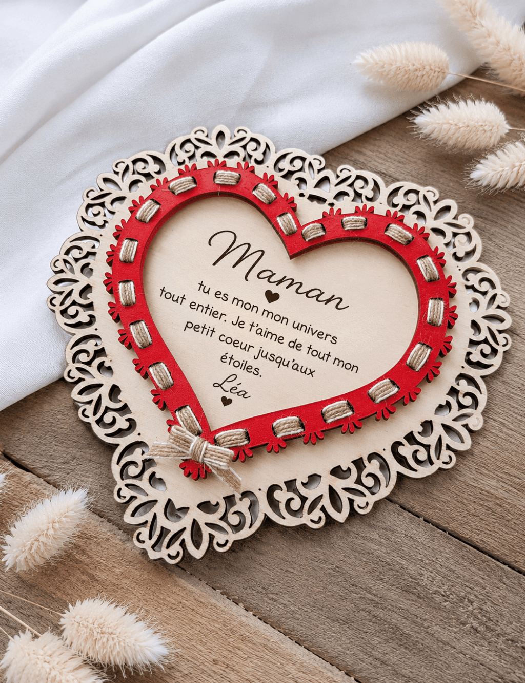 Cœur bois dentelle découpé laser rouge fil jute nœud décoration murale personnalisable Artesama