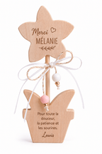 Fleur en bois personnalisée fond blanc avec ruban – cadeau maîtresse fin d'année