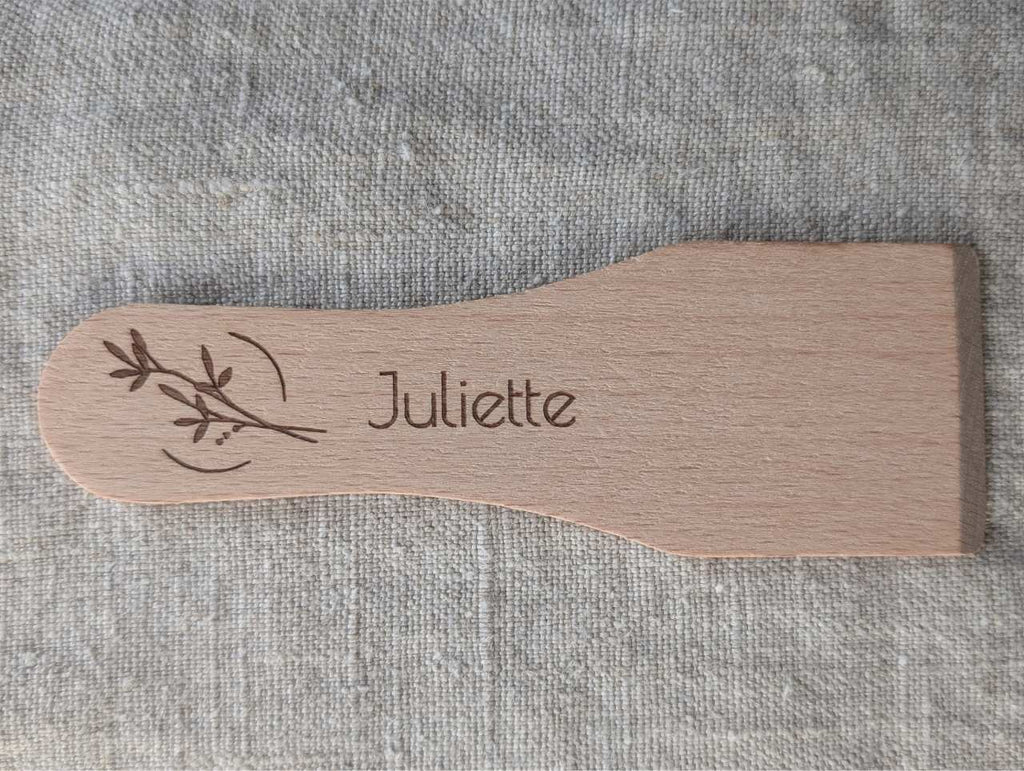 Spatule raclette minimaliste bois herbe fine gravure personnalisée