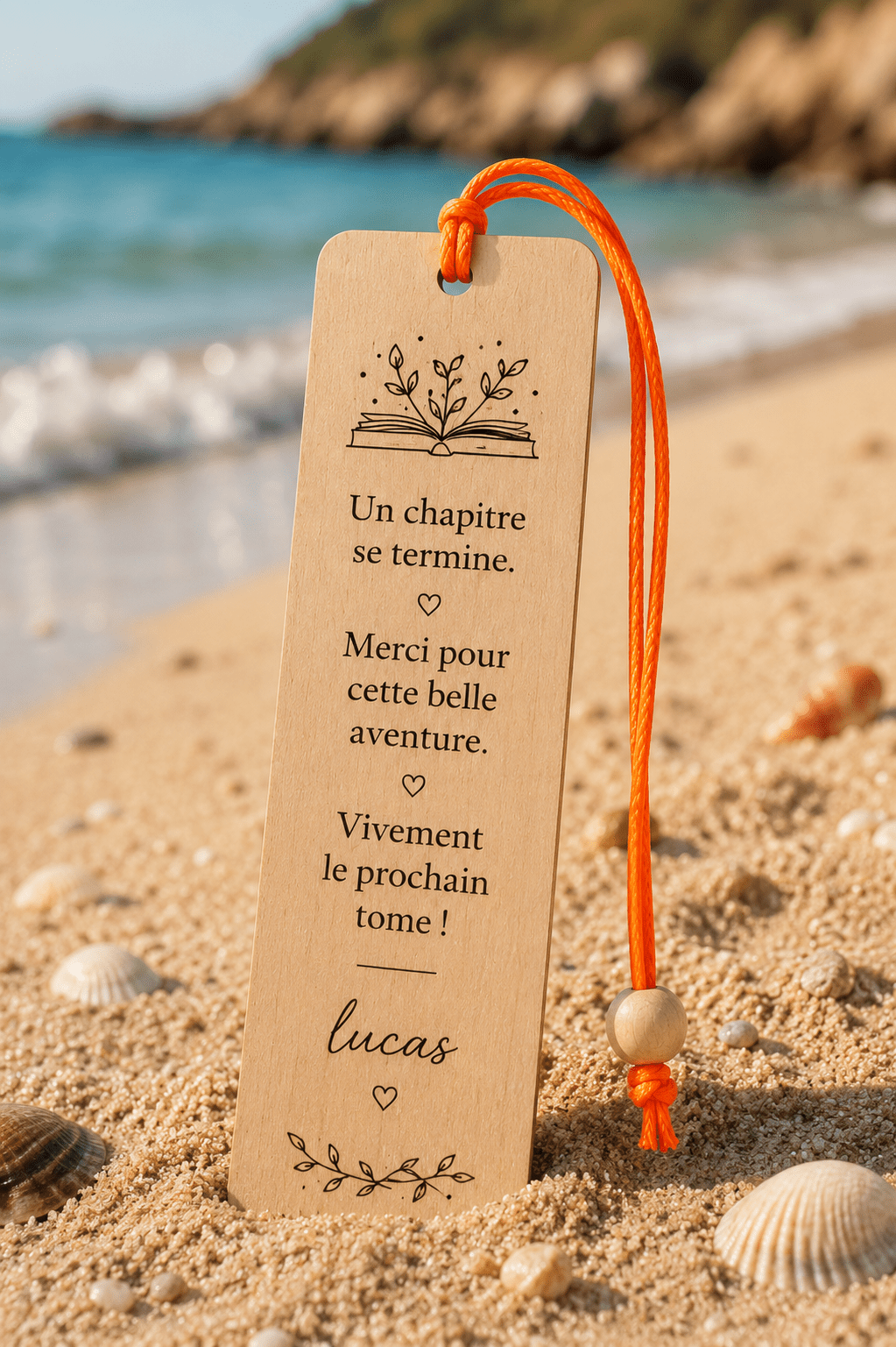 Marque-page en bois gravé à la plage – cadeau fin d'année artisanal