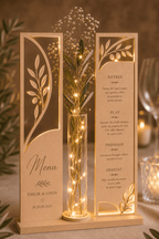 Menu de table mariage bois gravé lumineux avec vase fleurs personnalisé — Artesama
