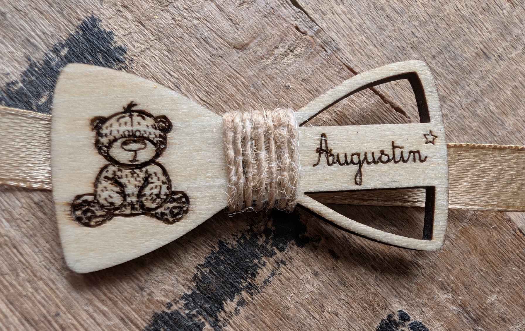 Nœud papillon en bois enfant gravé prénom