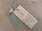 porte clefs gravé bois meilleure maman du monde cordon bleu tressé et perle en bois coeur gravé