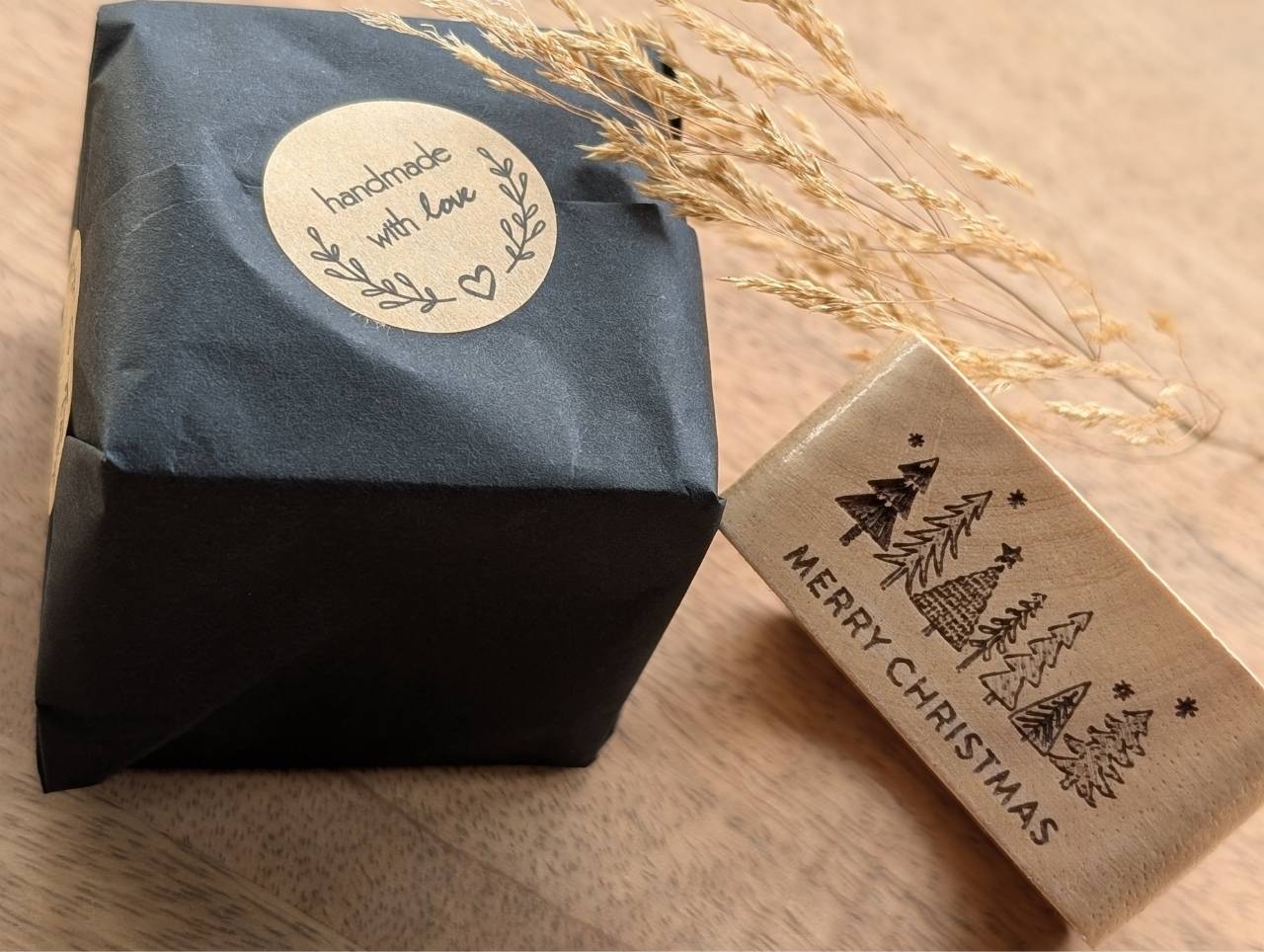 rond de serviette bois sapins noël fêtes de fin d'année. cadeau original personnalisé avec prénom gravé