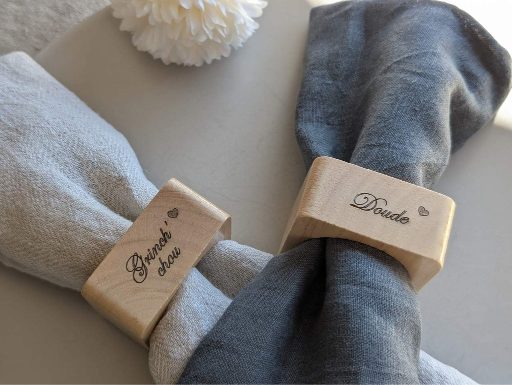 2 ronds de serviette en bois gravés avec coeur idéal couple cadeau mariage anniversaire pacs noel