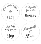 différentes versions de boîtes rondes en bois à offrir. personnalisées avec prénom : les petits trésors de. les petits bijoux de. la boîte magique de. les secrets de . 
